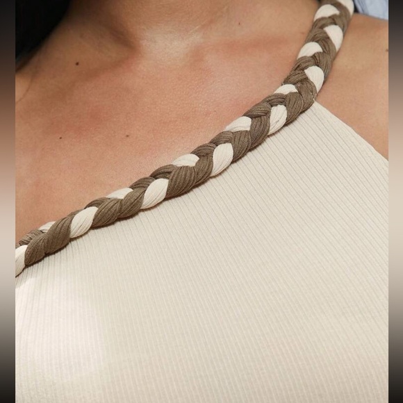 Braided Strap Cream Top - Picture 4 of 4